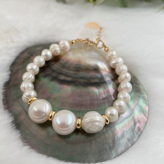 Picture of Stylish Pearl Bracelet