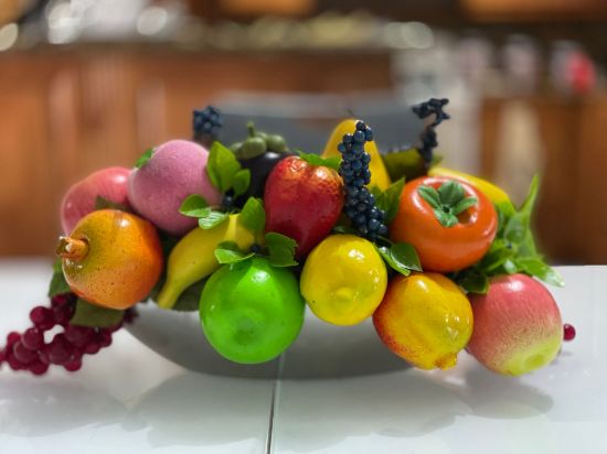 Picture of Centro de mesa con frutas artificiales by Laly's Creations